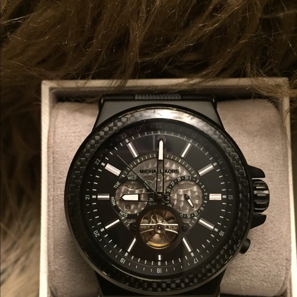 Men watch - Picture 1 of 2